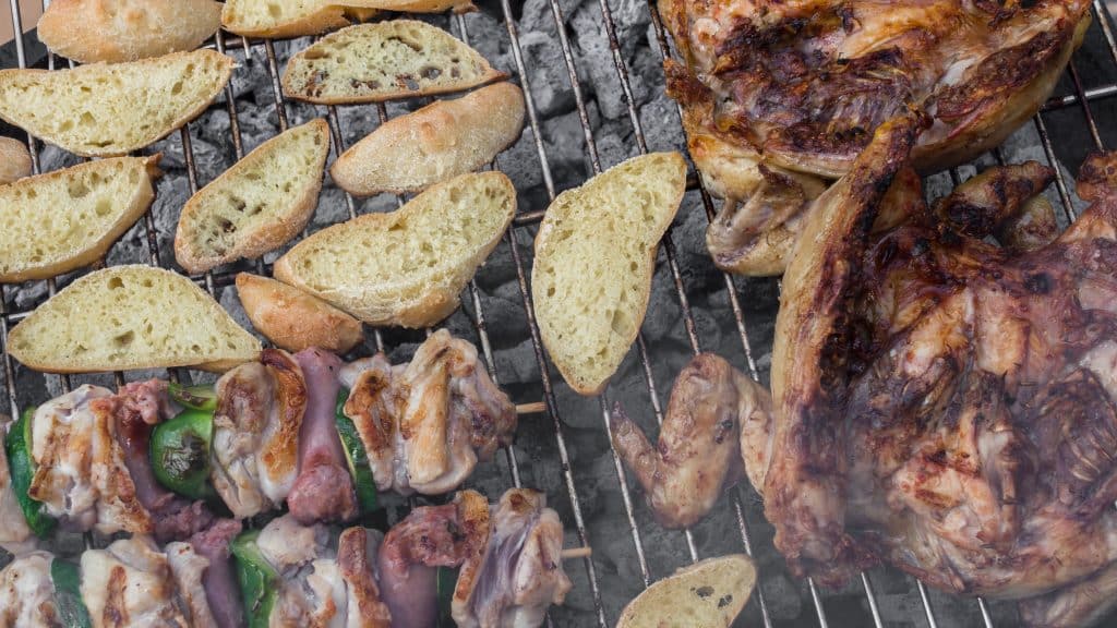 barbecue au charbon de bois mode de cuisson pour un goût incomparable