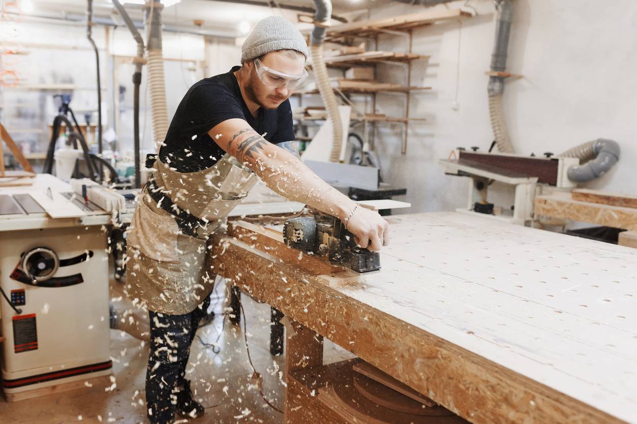 Embaucher un menuisier pour meuble sur mesure