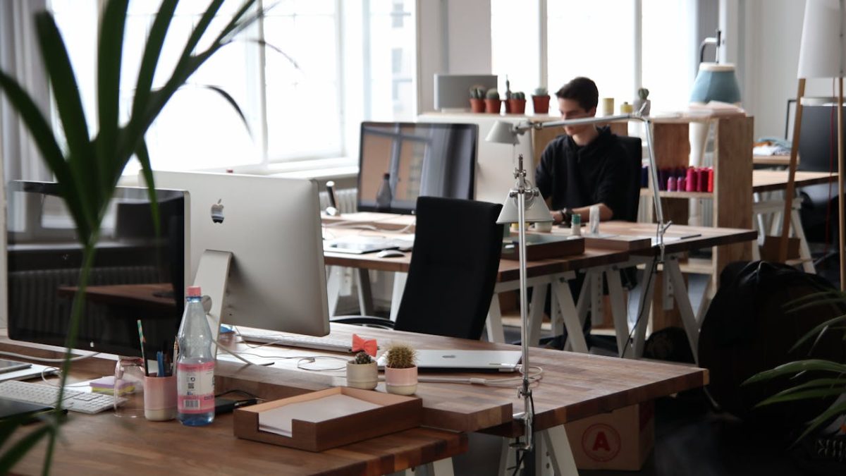 Faire les meilleurs choix en fournitures de bureau pour un espace optimal