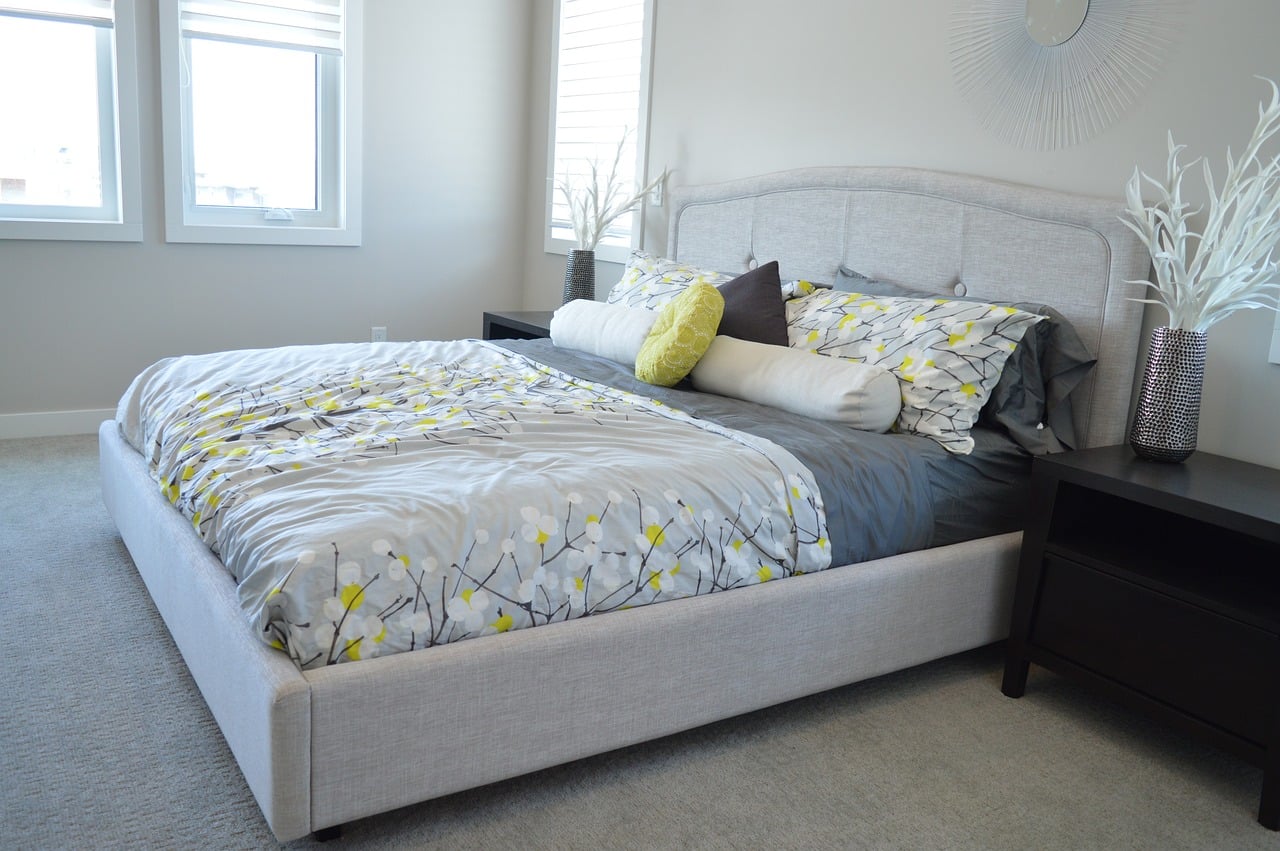 Conseils pratiques pour installer vos pieds de lit