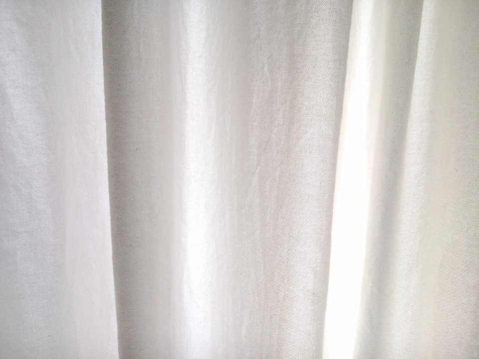 Comment bien choisir un rideau tamisant pour illuminer son intérieur