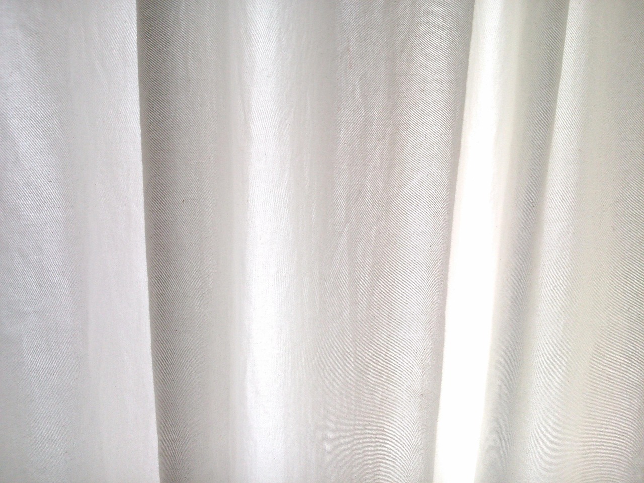 Comment bien choisir un rideau tamisant pour illuminer son intérieur