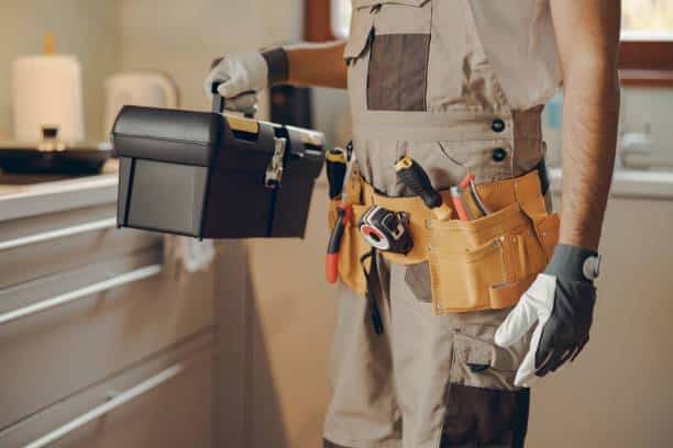 Se munir des bons outils pour bricoler sereinement chez soi
