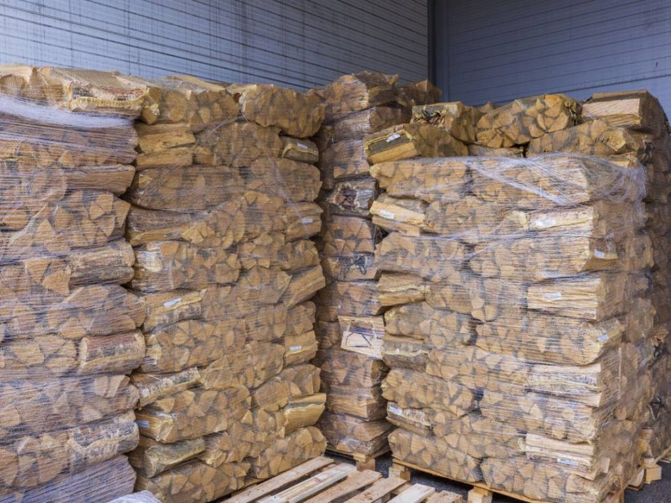 Choisissez du bois de chauffage en palette pour un confort optimal cet hiver