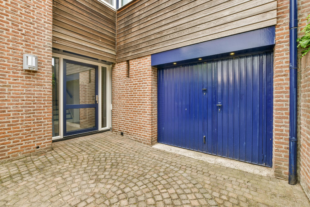 Pourquoi privilégier une porte de garage sectionnelle ou basculante