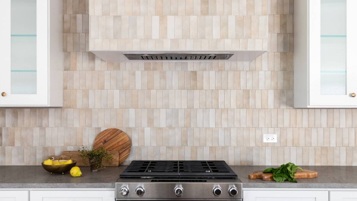 Comment bien harmoniser votre carrelage de cuisine avec votre décoration intérieure