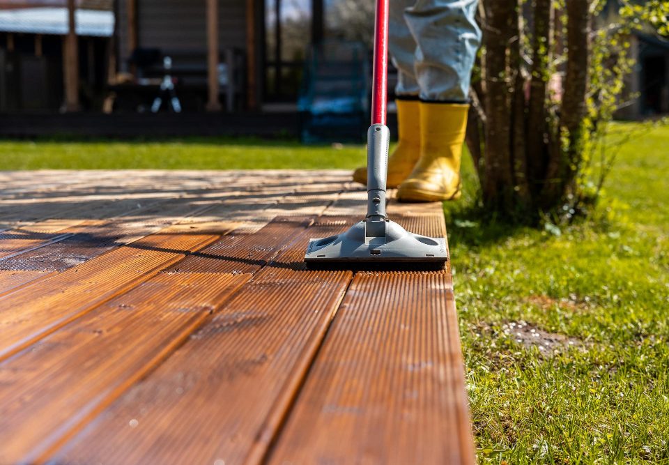 Comment nettoyer une terrasse en bois composite