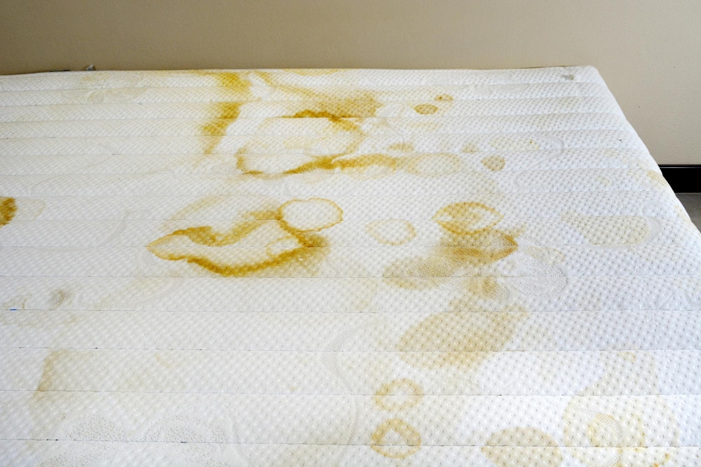 Comprendre les causes de l'humidité dans un matelas