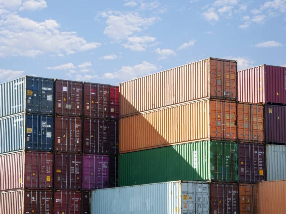 Choisir un container maritime solide pour sécuriser vos biens